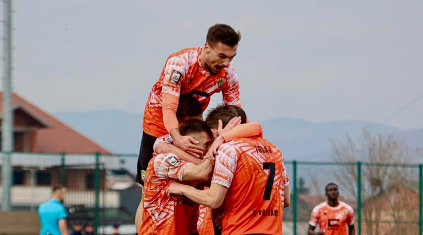 Ballkani kalon nga futbolli në sportin e ”tenisit”