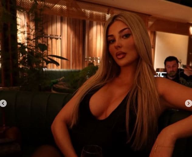 Bay T ndez Instagramin, me fustan të shkurtë po i çmend fansat