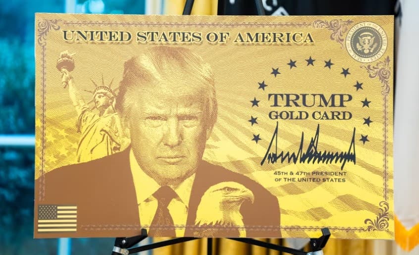 Trump prezanton “Trump Gold Card”, vizë e shpejtë për të huajt