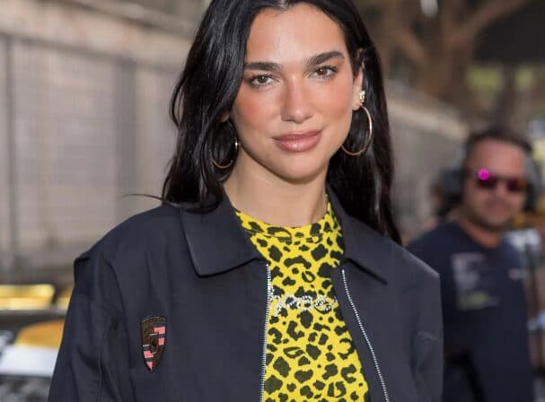 Dua Lipa sygjeron librat perfekte për dhuratat e Krishtlindjeve: Helen Garner, Patti Smith dhe Margaret Atwood