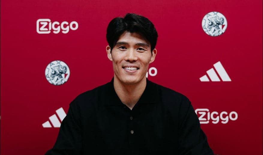 Tomiyasu prezantohet te Ajaxi