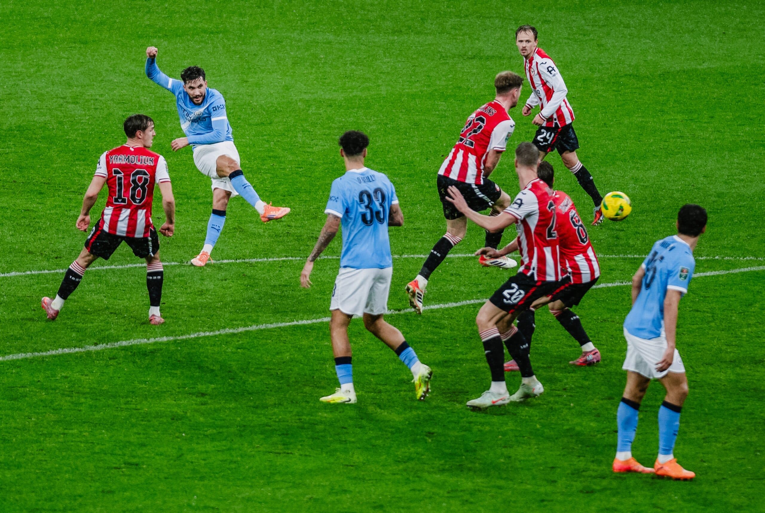 Manchester City pa probleme ndaj Brentfordit, kalon në gjysëmfinale të Carabao Cup