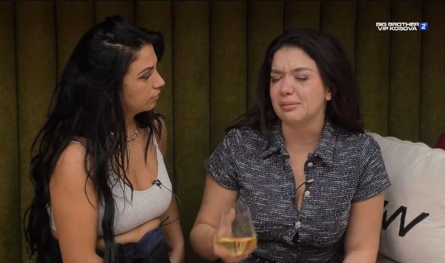 “S’dua të njoh asnjë mashkull në jetën time”, Alba plas sërish në vaj pas largimit nga darka (VIDEO)