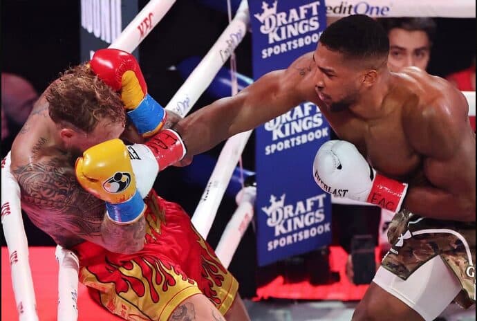 Festa epike e Anthony Joshuas pas nokautit që ia bëri Jake Paulit