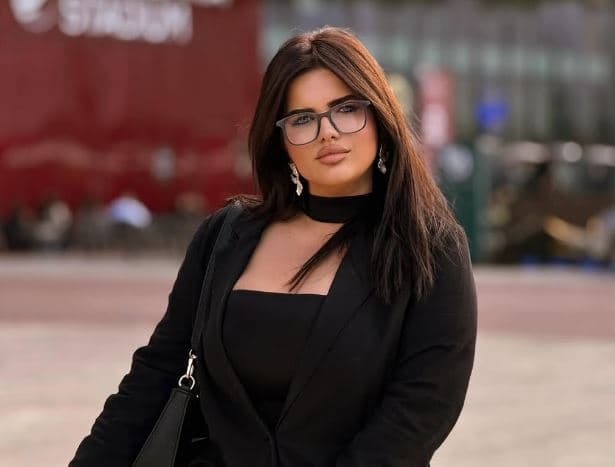 Incident serioz në skenë: Gresa Gashi merr goditje në kokë gjatë shfaqjes