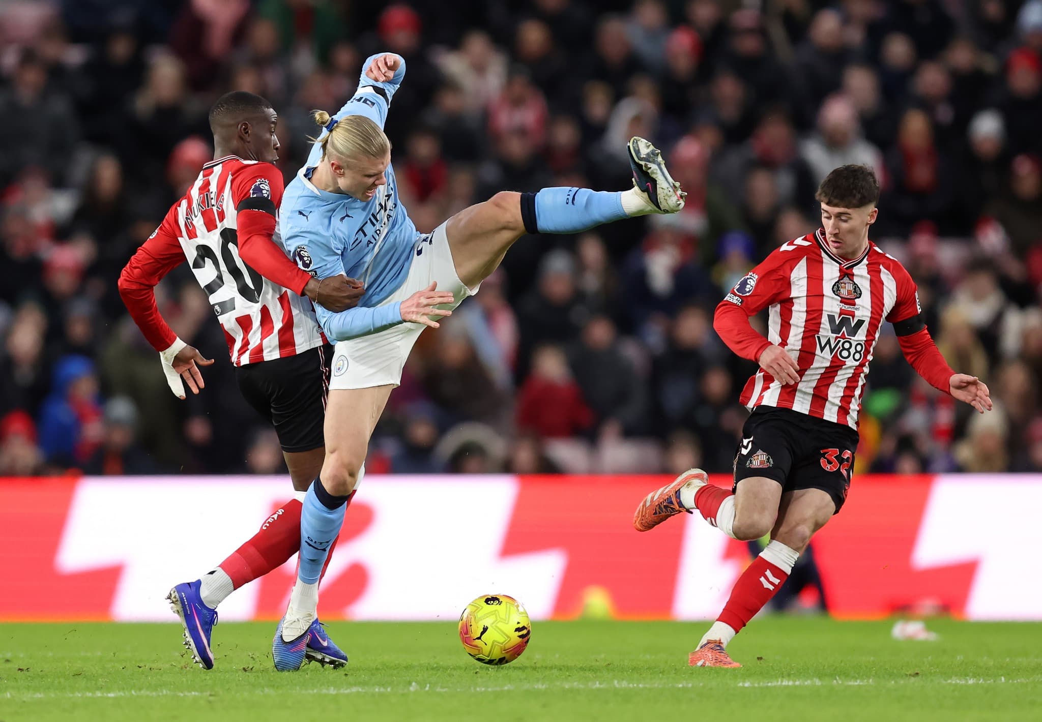 Sunderlandi i Xhakës ia bën një dhuratë Arsenalit në ditën e parë të vitit, barazon me Manchester Cityn