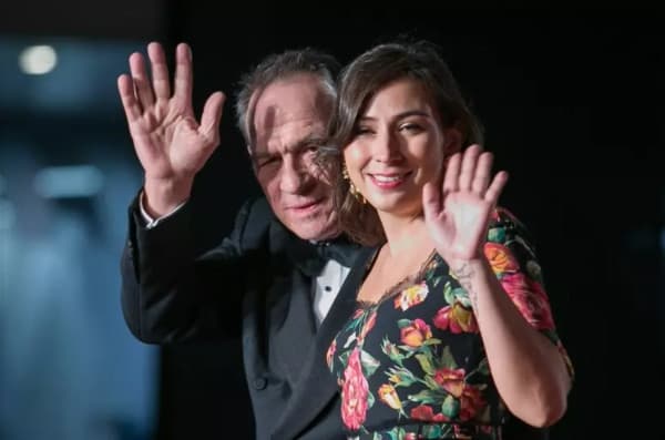 ​Vajza e Tommy Lee Jones gjendet e vdekur në një hotel në San Francisko