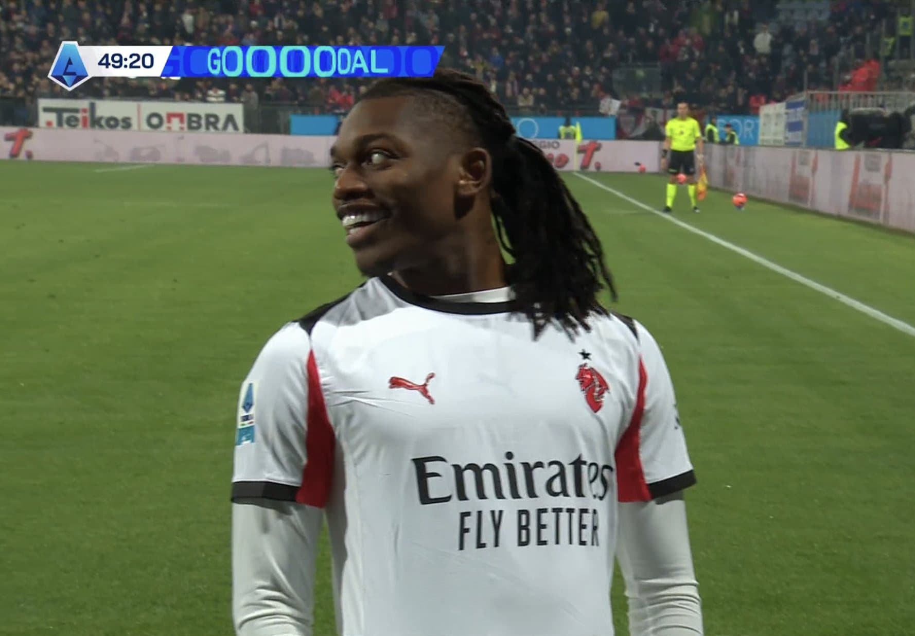 Leao e nis me gol vitin 2026, Milan në epërsi ndaj Cagliarit (VIDEO)