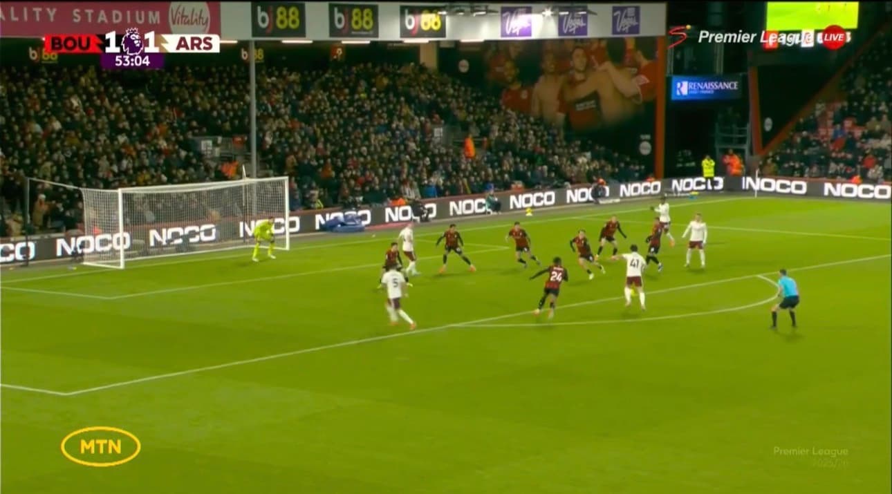 Declan Rice me një gol të bukur, “Topçinjtë” në epërsi
