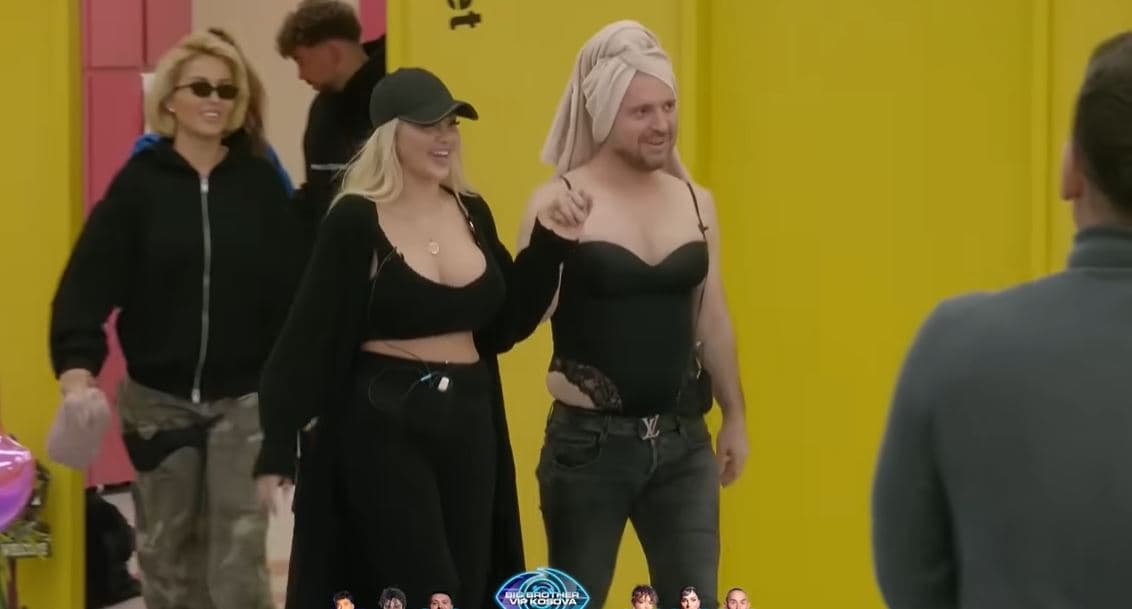 Labi vishet si grua, dhuron spektakël në shtëpi duke vallëzuar “belly dance”