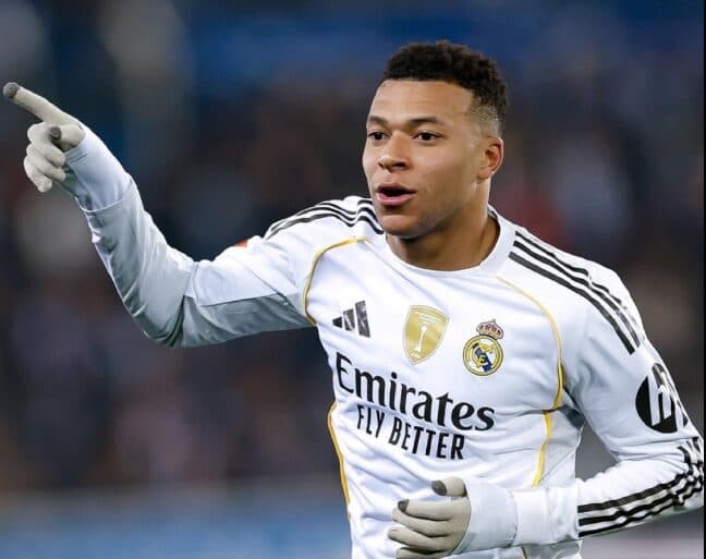 Mbappe i jep përparësi Realit në garën për të nënshkruar me sulmuesin anësor