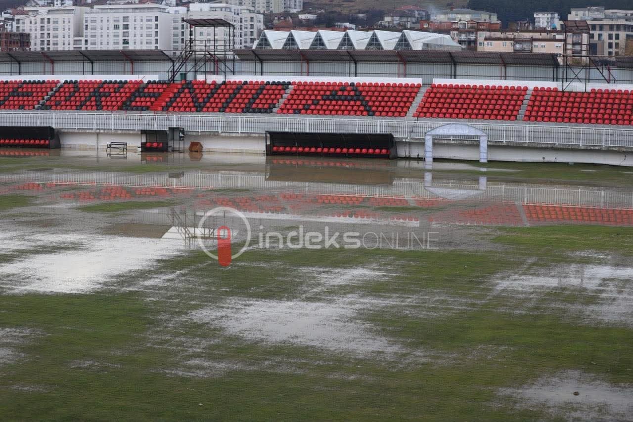 Vërshimet shkaktuan dëme të mëdha në stadium, Drenica kërkon ndihmë