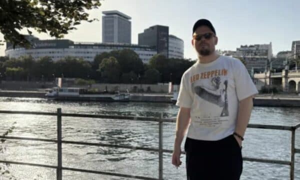 Dyshohet se ishte viktimë e një sulmi të gjerë kibernetik, gjendet i vdekur gazetari rus