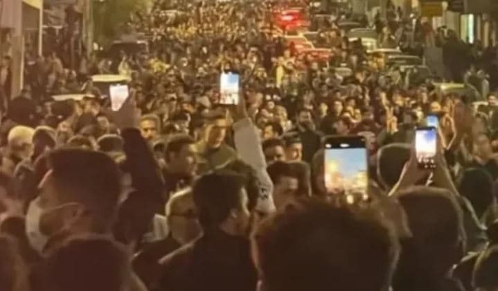 Protestat masive në Iran, Interneti ndërpritet në mbarë vendin