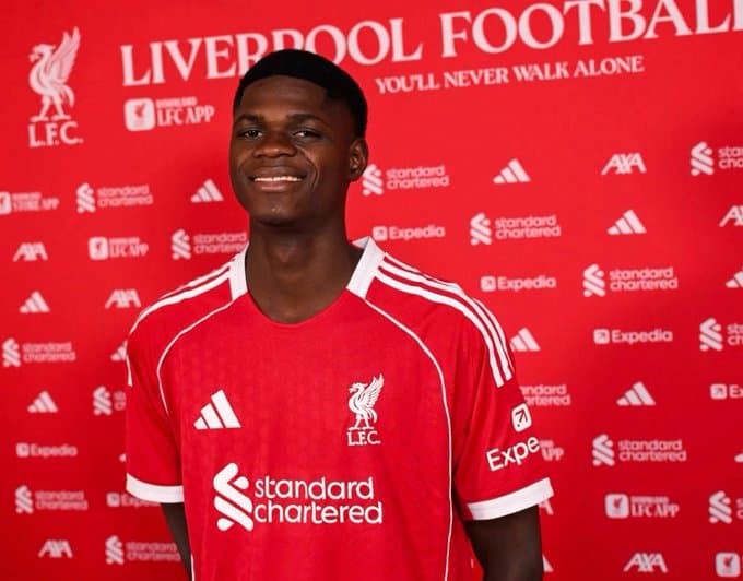 Liverpuli zyratrizon transferimin e mbrojtësit 18-vjeçar