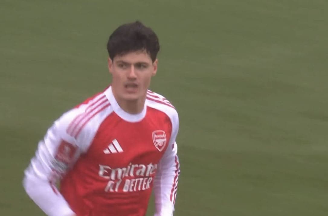 Ndeshje e çmendur që në fillim, 2 gola në 5 minuta mes Portsmouthit dhe Arsenalit