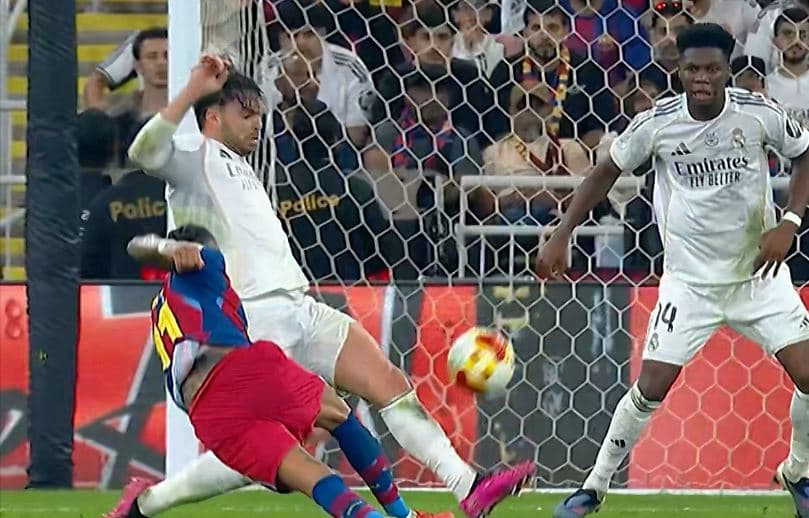 Vazhdon spektakli në “El Clasico”, Raphinha shënon gol të bukur