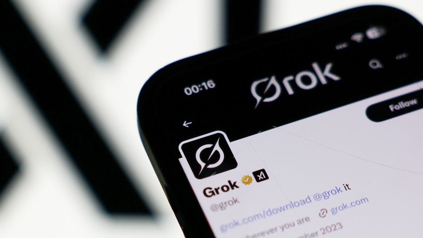 Malajzia dhe Indonezia, vendet e para që bllokojnë chatbot-in “Grok”