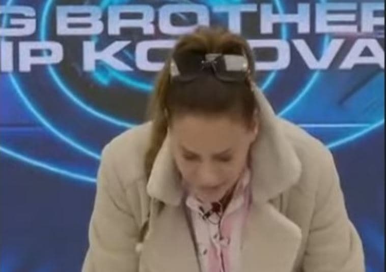 Zarfi arrin në shtëpi, çka po ndodh? (VIDEO)