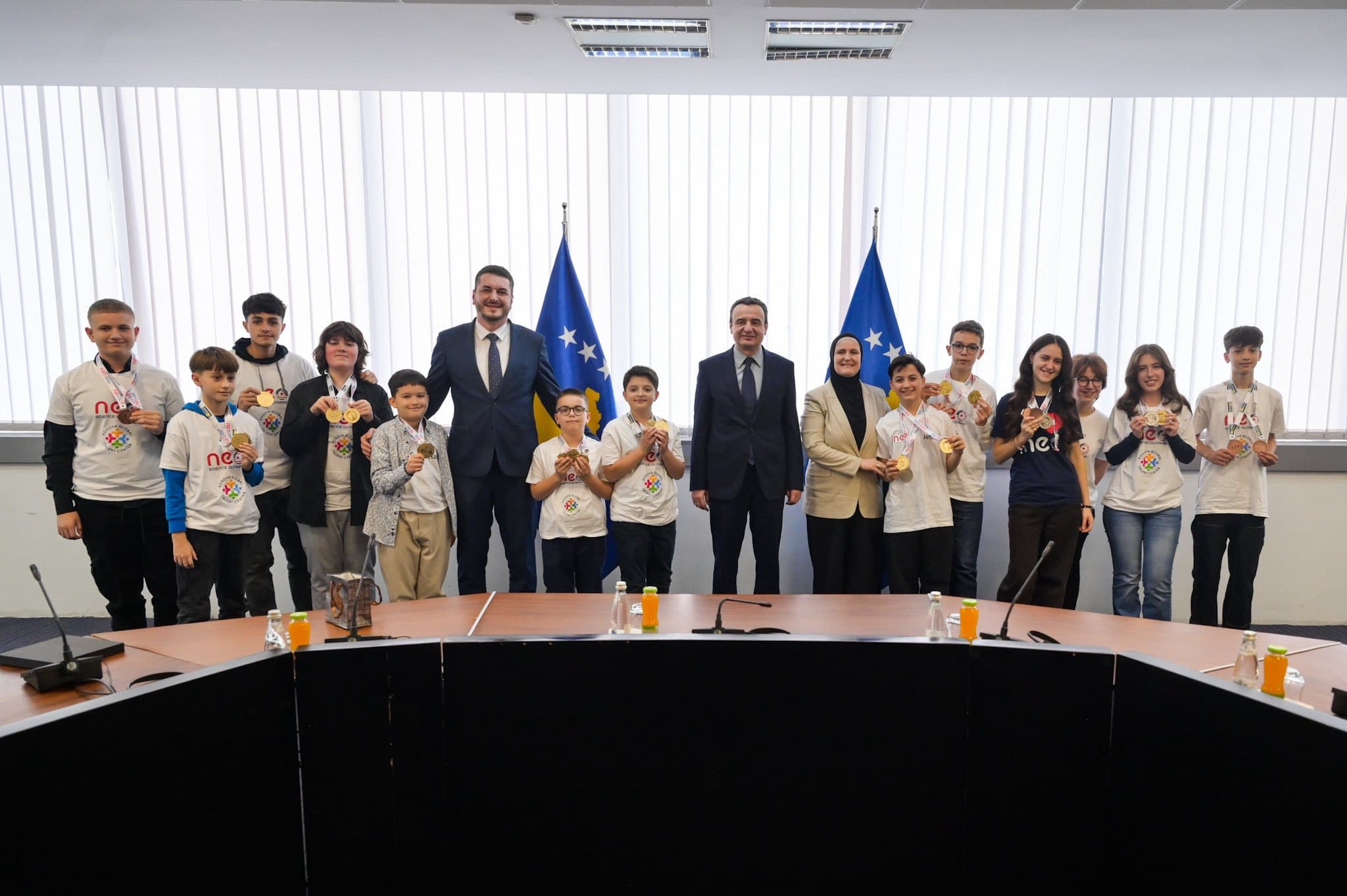 Kurti: Kosova po ndërton elitën e saj shkencore, 23 medalje në Olimpiadën NEO në SHBA