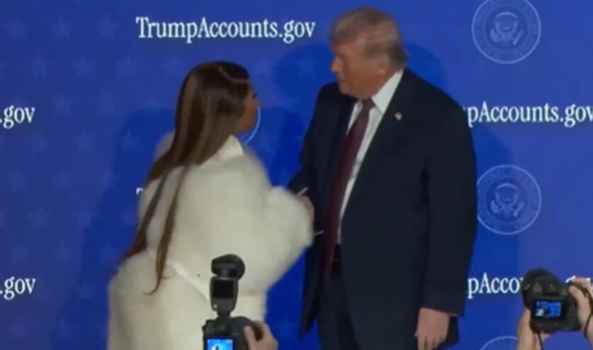 Reperja shpreh publikisht mbështetjen e saj për Trump-in: Jam fansja jote!