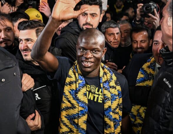Stambolli shpërthen për Kantén! Pritje spektakolare për yllin e Fenerbahçes