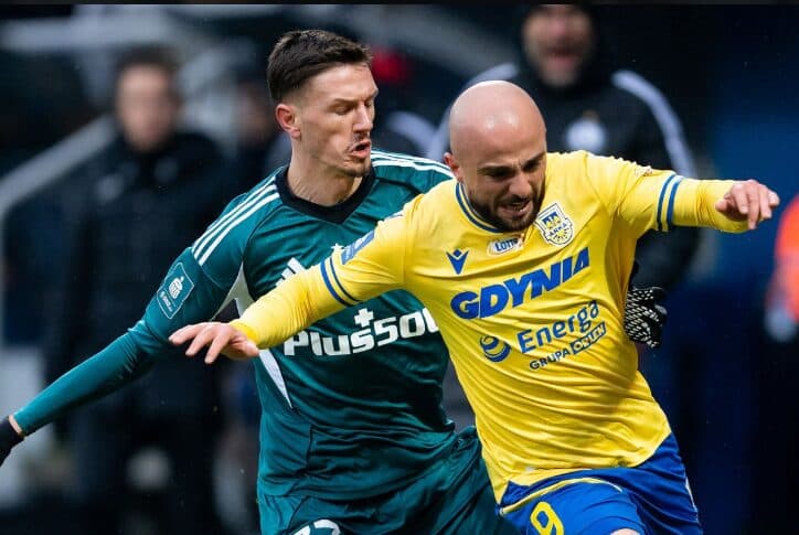 Krasniqi shkëlqen në fund, Legia shpëton një pikë në Gdynia