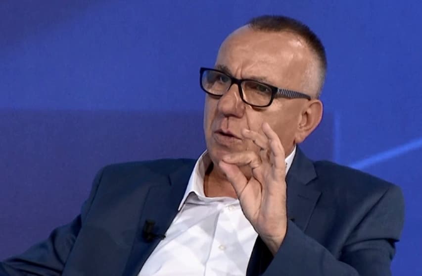 Enver Hasani publikon librin e radhës