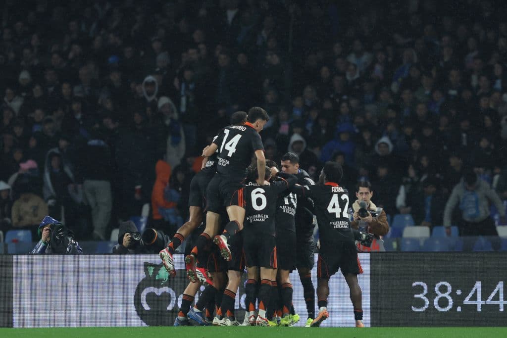 Como kalon në gjysmëfinale të Coppa Italia, e eliminon Napolin