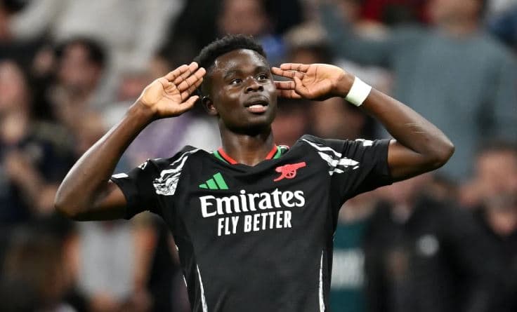 Bukayo Saka në histori, firmos kontratë të re me Arsenalin