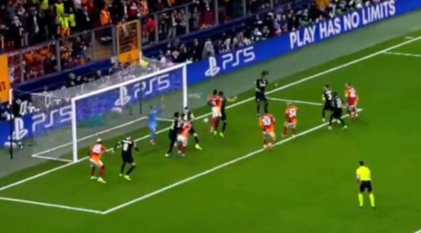 Çfarë ndeshje e çmendur, Galatasaray përmbys gjithçka