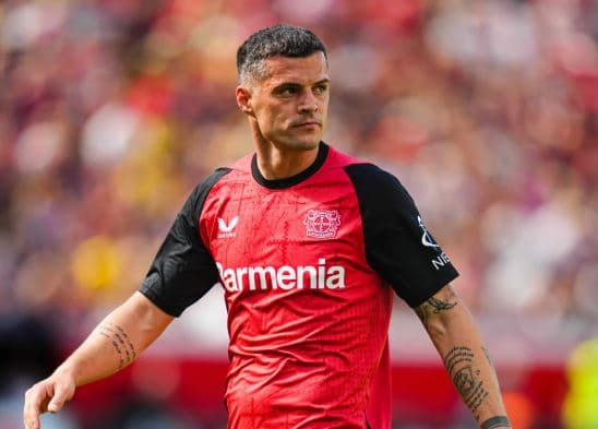 Xhaka rikthehet nga lëndimi, gati të komandojë mesfushën ndaj Fulhamit