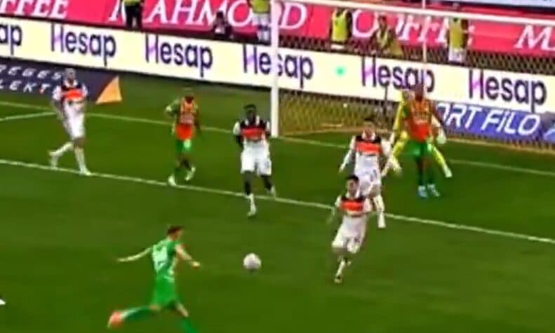 Hadergjonaj shënon sërish, supergol ndaj Başakşehir