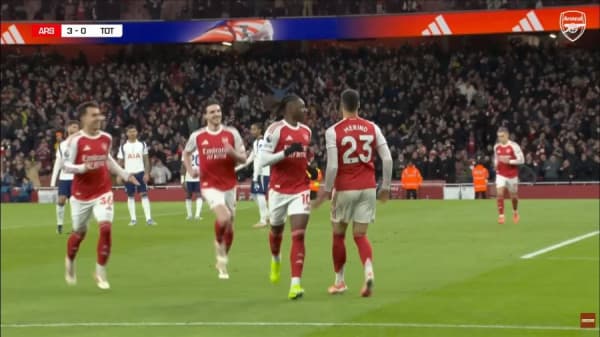 ​Arsenal dominon derbin e Londrës, sytë drejt titullit