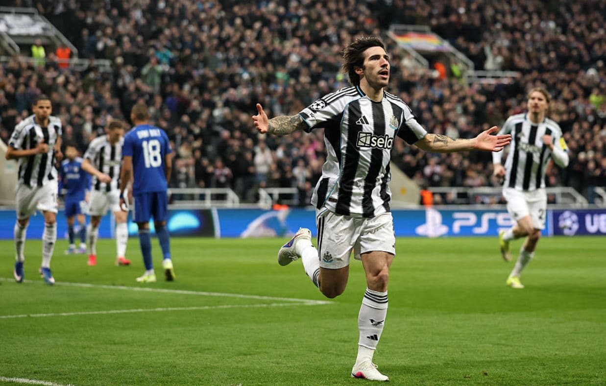 Newcastle kalon pa problem tutje, e eliminon Qarabagun