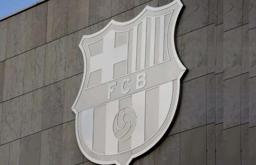 Barcelona kryeson Europën në të ardhura nga shitja e fanellave