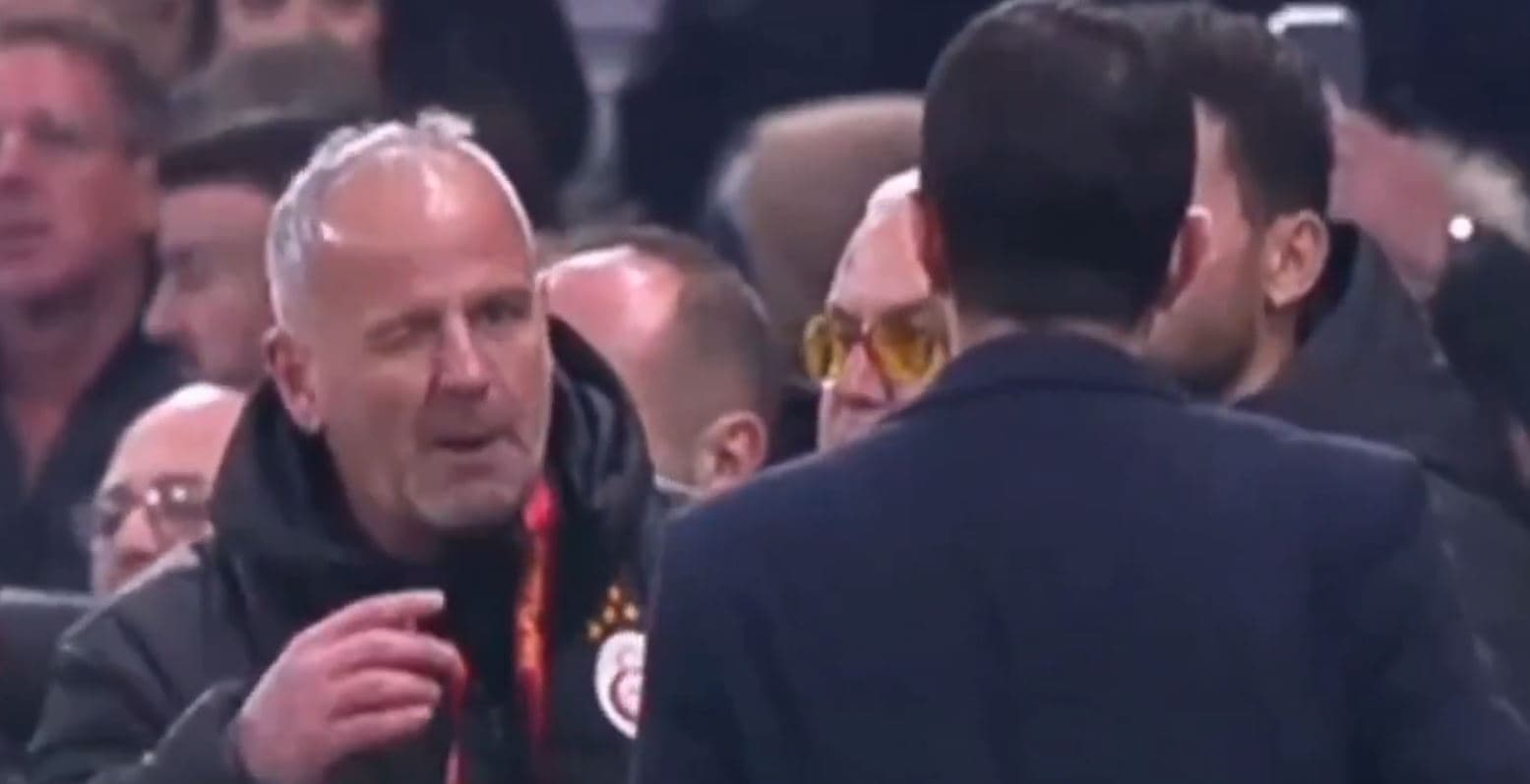 Futboll me ‘mashtrime’?! Ndihmësi i trajnerit i Galata-s kapet live duke sinjalizuar gjyqtarin