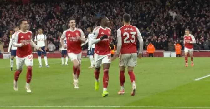 Obi Mikel sulmon Arsenalin