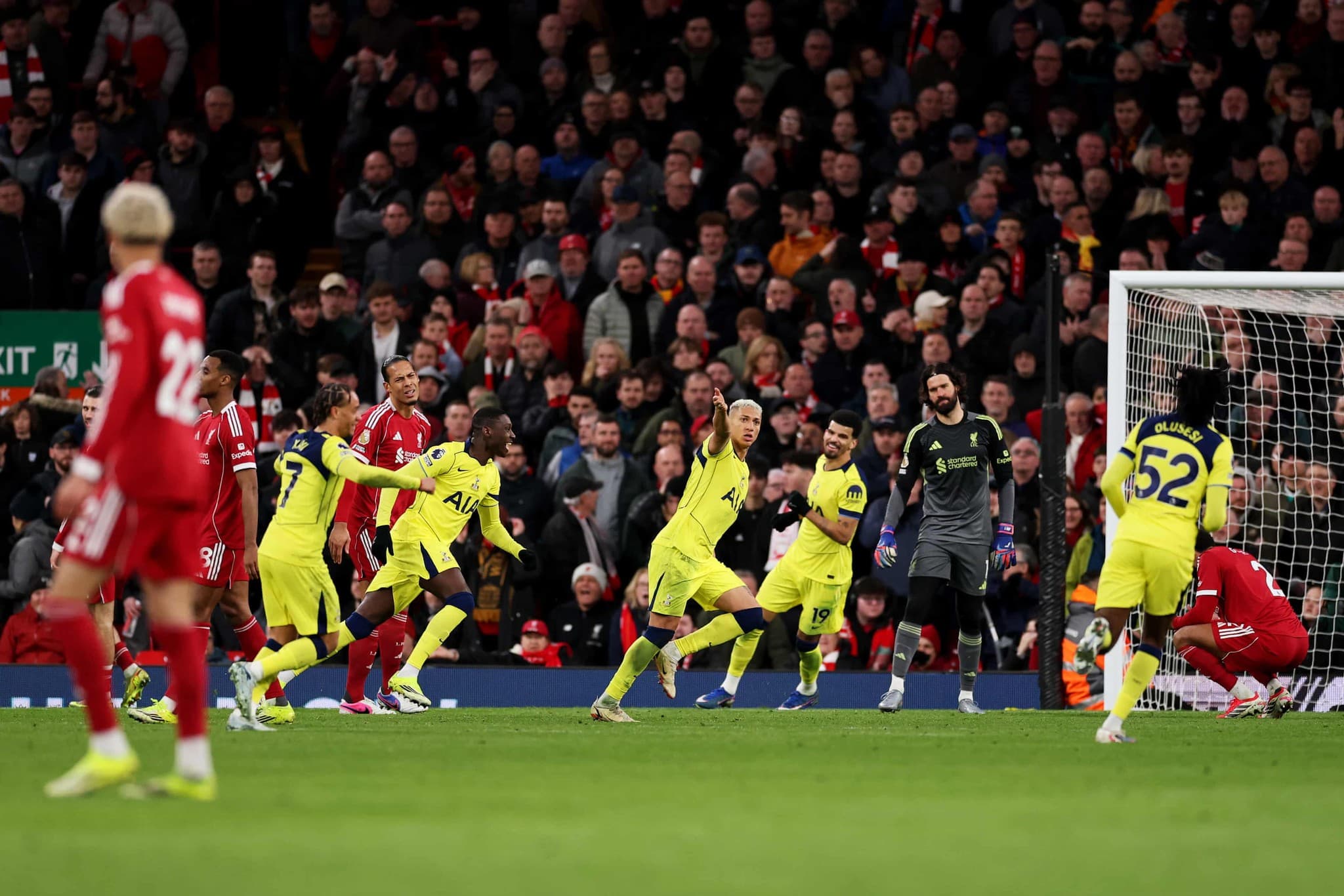 Tottenhami merr një pikë të artë në “Anfield”