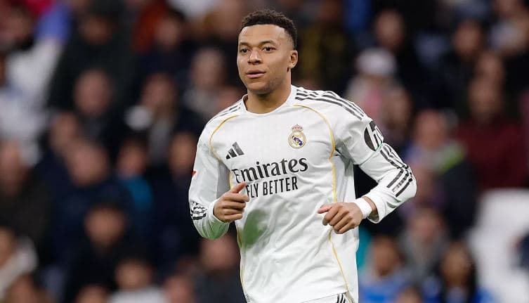 Mbappe e nis nga stoli, Reali publikon formacionin ndaj Cityt