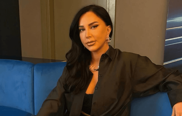 Teuta shfaqet me fustan të bardhë, ky detaj mori gjithë vëmendjen