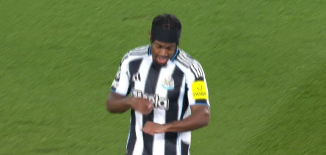 28 minuta lojë, katër gola / Newcastle barazon rezultatin