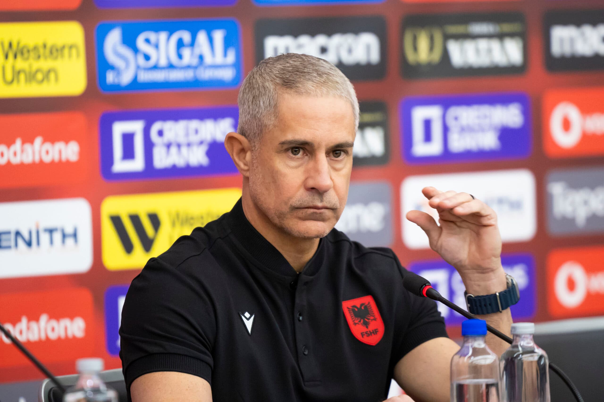 Sylvinho: Jam i bindur që me lojtarët që kemi mund të shkojmë përpara