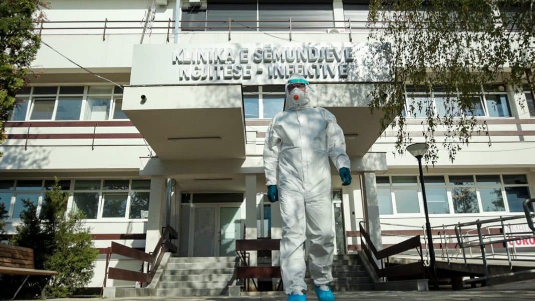 Gjashtë vjet nga viktima e parë e COVID-19 në Kosovë