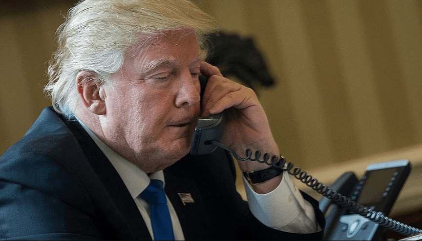 Telefonata vendimtare para sulmit ku u vra Khamenei, çfarë e bindi Trump-in për ta sulmuar Iranin?