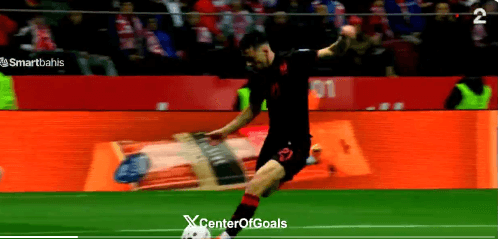 GOOOOOOOOOOOOL – Shqipëria po fiton, Hoxha e bën namin midis Polonisë – mbyllet pjesa e parë në të mirë të kombëtares “Kuq e Zi”