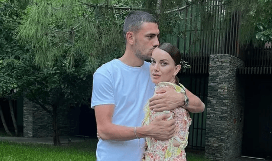 Me Kosovën apo Turqinë? Heidi Lushtaku mbrëmë ishte në një pozitë të vështirë