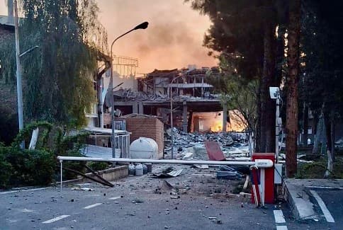 Sulmet SHBA-Izrael shkatërrojnë qendrën kryesore shëndetësore në Iran