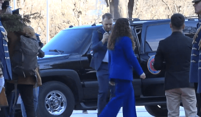 Osmani lë Presidencën pas pesë viteve, largohet me veturën që dikur e shfrytëzonte Rugova