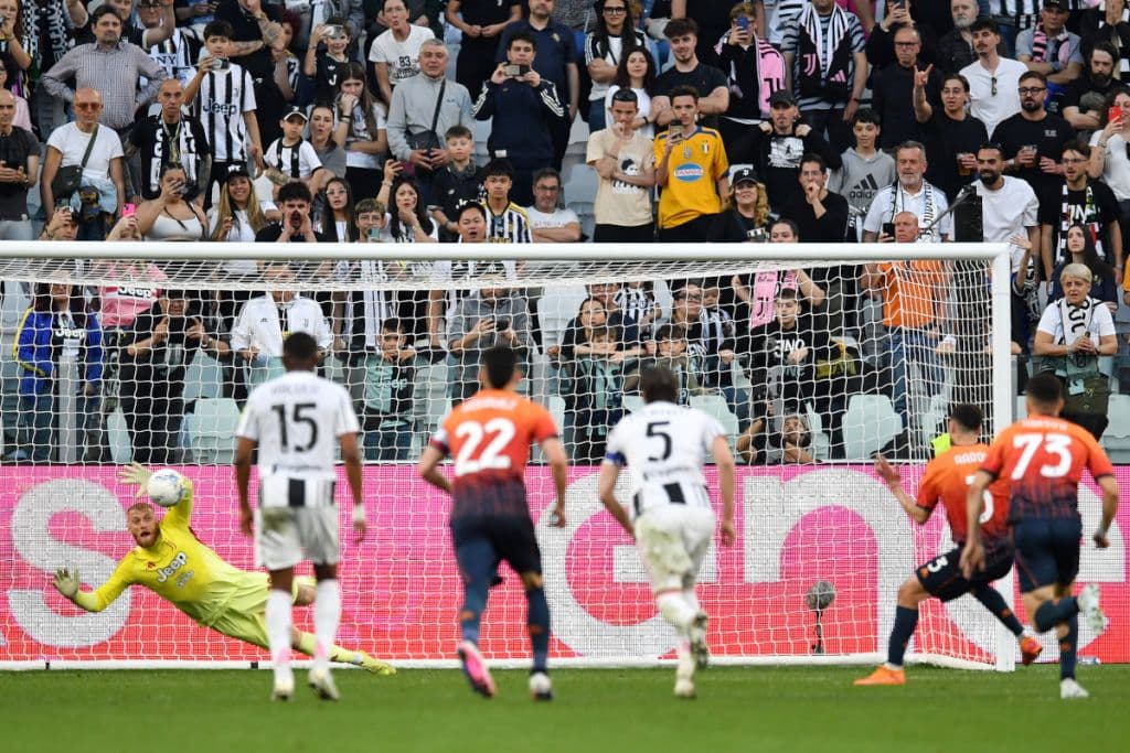 Juventusi i afrohet Ligës së Kampionëve në vetëm një pikë, e mposht Genoan